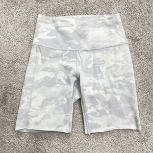 Lululemon Align Compression Biker Shorts Womens 6 Gray Camo Active Athletic Yoga